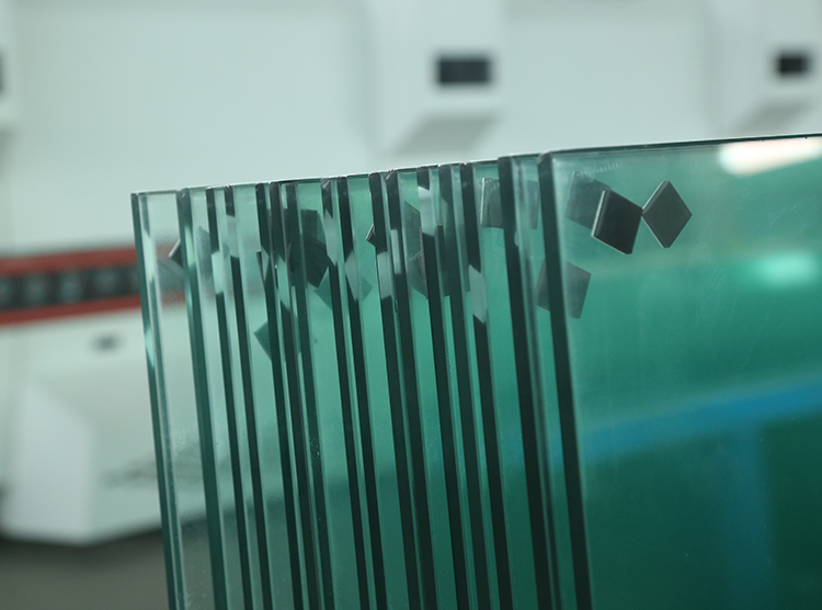 钢化玻璃